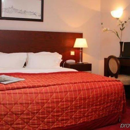 Готель Ibis Styles Bourg La Reine Екстер'єр фото